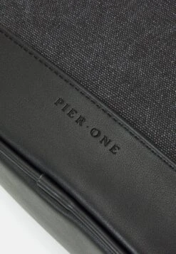 Pier One Unisex - Toilettas - Black -mode 05d508e36bb14f79b1a50f5dfb5612b7