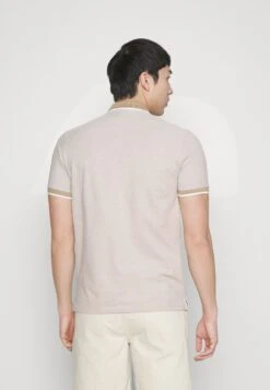 Pier One Poloshirt - Beige -mode 0899e900ce6f49708c3174c2708ed500