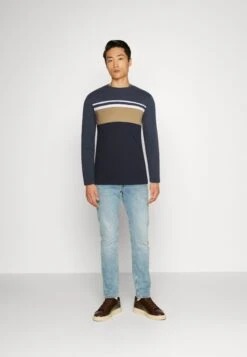 mode -mode 1e868dfd9bb14e278e9fe93916ed66f2