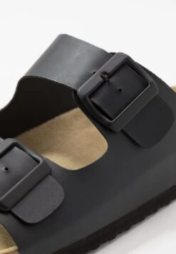 Pier One Unisex - Pantoffels - Black -mode 2c1088e9c35241008f77393ded163426