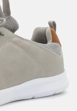 Pier One Sneakers Laag - Light Grey 11 Pier One Sneakers Laag - Light Grey -mode 352a51dd935a42d4b948d56413b28ca7