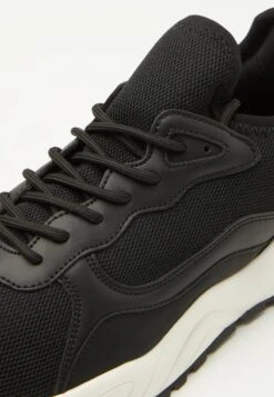 Pier One Unisex - Sneakers Laag - Black/White -mode 383be7e17d7b4e6fb1f7aa6c378ae4ea