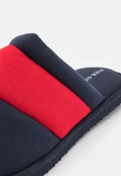 Pier One Unisex - Pantoffels - Dark Blue/Red -mode 3873ff5ffc164a00938853720f513c10