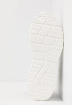 Pier One Sneakers Hoog - Black/White -mode 52b5e07059e148baa03e0194b33ba8c5