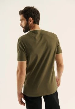 Pier One T-Shirt Basic - Olive 7 Pier One T-Shirt Basic - Olive -mode 5bca68ba79b94f5a917fab131e61755a