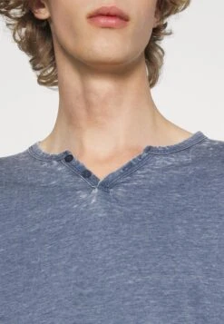 Pier One Longsleeve - Blue -mode 662ba863cd184f48a60ae434c8de081a