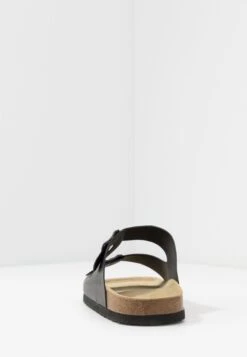 Pier One Unisex - Pantoffels - Black -mode 6792cddf649c4c73afdf1fc19e95f07f