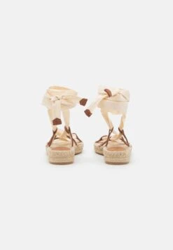 Pier One Leather - Sandalen Met Plateauzool - 003 - Off-White -mode 6913d0a04f2b40e89c332e3a67067515