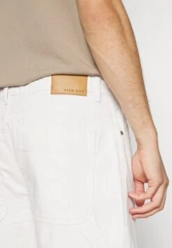 Pier One Carpenter Colored Twill- Straight Leg Jeans - Off-White -mode 6ab9ac206d634ef2960024847cf7be03