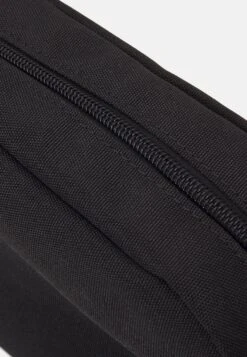 Pier One Toilettas - Black -mode 6b8bd890dcad4cf6adb25ca1146f7127