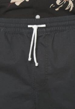 Pier One 2 Pack - Shorts - Olive/Black -mode 6ca63c98df264145a6f1de71006806c5