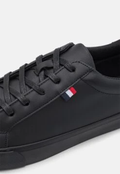 Pier One Unisex - Sneakers Laag - Black -mode 6e36972564914bfea36b8c5d9e0ffb4b