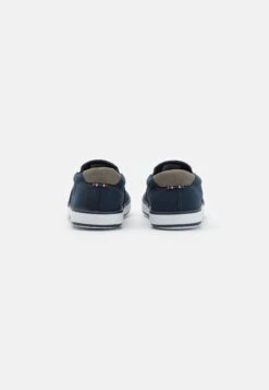 Pier One Unisex - Sneakers Laag - Dark Blue -mode 6ef35402e6874213ab2a07f1503526e4