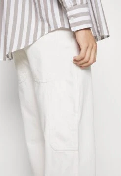 Pier One Carpenter Colored Twill- Straight Leg Jeans - Off-White -mode 72381b5c0ea4476da8022189e3b24b31