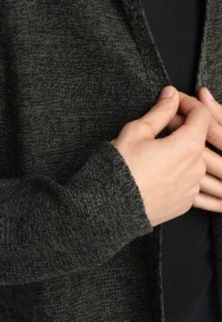 Pier One Vest - Black/Olive -mode 77cc56baa8d64ff08fd27eaa2cfca327