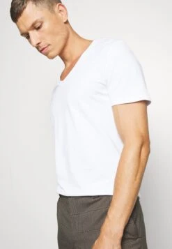 Pier One 2 Pack - T-Shirt Basic - White -mode 8a50f47374ab42e380a66ae8b1778f0e