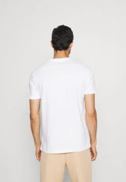 Pier One 5 Pack - T-Shirt Basic - White/Black/Bordeaux -mode 9f1e9f18a0014b9c9223e071e1cbbb85