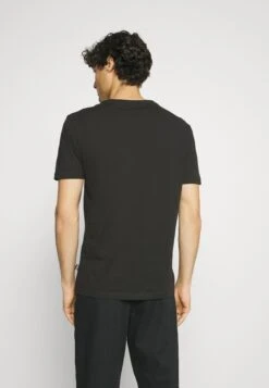 Pier One 5 Pack - T-Shirt Basic - White/Black/Dark Blue -mode a0c7b6453ce14bcdb30df26ad77873b2