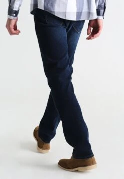 Pier One Basic - Straight Leg Jeans - Dark Blue Denim -mode a4ebfb4549ae43cc8fd6ef9a34b37b32