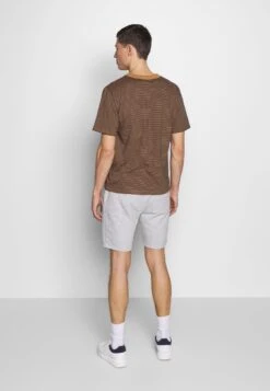 Pier One 2 Pack - Shorts -Light Grey /Black -mode a95507bb1b644136a259c68258b032f4