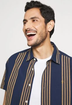 Pier One 5 Pack - T-Shirt Basic - White/Black/Bordeaux -mode ad1e5f105df94e638daafdd57d29d49c