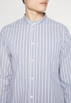 Pier One Muscle Fit Stand- Overhemd - Blue 11 Pier One Muscle Fit Stand- Overhemd - Blue -mode aef632d443f84662a23ef0d9f4646ec0