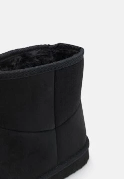 Pier One Korte Laarzen - Black -mode b5134353af6f4088afcacf31a3365e5d