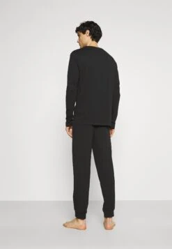 Pier One Pyjama - Black -mode b9b8fb88b64649ea840444d93817e424