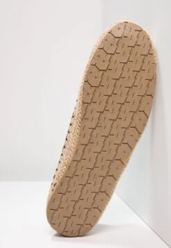 Pier One Espadrilles - Grey 10 Pier One Espadrilles - Grey -mode bd07e57455dd4f73a673b9ee028740f1