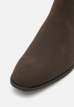 Pier One Korte Laarzen - Dark Brown 11 Pier One Korte Laarzen - Dark Brown -mode c202242373ad4d80916f5831034eb6ac