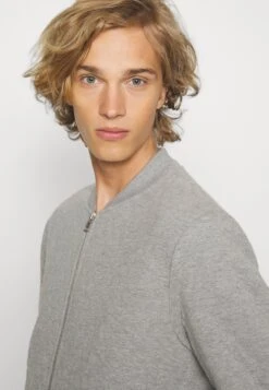 Pier One Sweater Met Rits - Mottled Grey 9 Pier One Sweater Met Rits - Mottled Grey -mode d37fa38d4b144a75a78bd49ddd38bf86