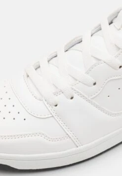 Pier One Sneakers Hoog - White -mode d92dbfafcd0845868bafc96ae8ec8083