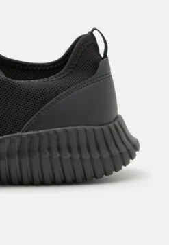 Pier One Sneakers Laag - Black 11 Pier One Sneakers Laag - Black -mode da21a0204b9943a1b0a5be03e6d2430f