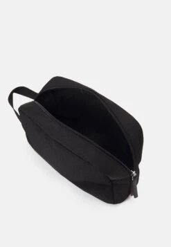 Pier One Toilettas - Black -mode f5c1775f4f7d4b7bb98a15ef62ac1603