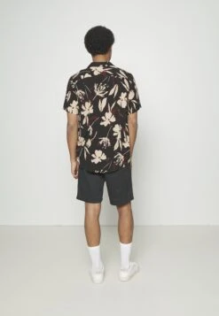 Pier One 2 Pack - Shorts - Olive/Black -mode fd44b737848c4df581a8294c3b8851b1